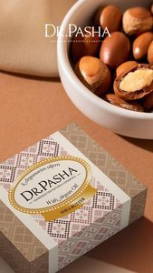 Jedna od najdragocenijih tajni za postizanje blistave i baršunaste kože leži u moćnom arganovom ulju, a mi ti donosimo tu tajnu u obliku Zlatnog Argan sapuna, čija je formulacija tako blaga da je pogodan za sve tipove kože, od SUVE do MASNE. ☺️

Ovaj sapun predstavlja pravu riznicu benefita za kožu, bez obzira na tip ili njeno stanje. Sadrži čisto arganovo ulje, bez dodatih hemikalija, čime se obezbeđuje najčistija i najprirodnija nega kože.

👉 Arganovo ulje obiluje antioksidansima koji pomažu u neutralisanju slobodnih radikala i zaštiti kože od starenja, što znači da će tvoja koža izgledati mlađe i blistavije, dok se bore i fine linije postepeno smanjuju.

👉 Pored toga ima moć da dubinski očisti kožu, uklanjajući nečistoće i masnoće koje mogu začepiti pore, čime se sprečava pojava akni. Odličan je saveznik u borbi protiv tamnih mrlja, izjednačava ton kože, ostavljajući se svetlijom i baršunastom.

Obezbedi svojoj koži najbolju prirodnu negu i izbegni agresivne čistače i hemikalije. 🌿

🏷️ Cena: 650,00 rsd
🧴 Ambalaža: 100g
🛒  www.dr-pasha.rs/shop ili slanje podataka u Inbox

#drpasha #drpashasrbija #prirodnakozmetika #organskakozmetika #bezskrivenihsastojaka #argan #argansapun